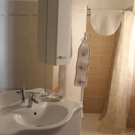 Paradiso Sul Maggiore Apartment *